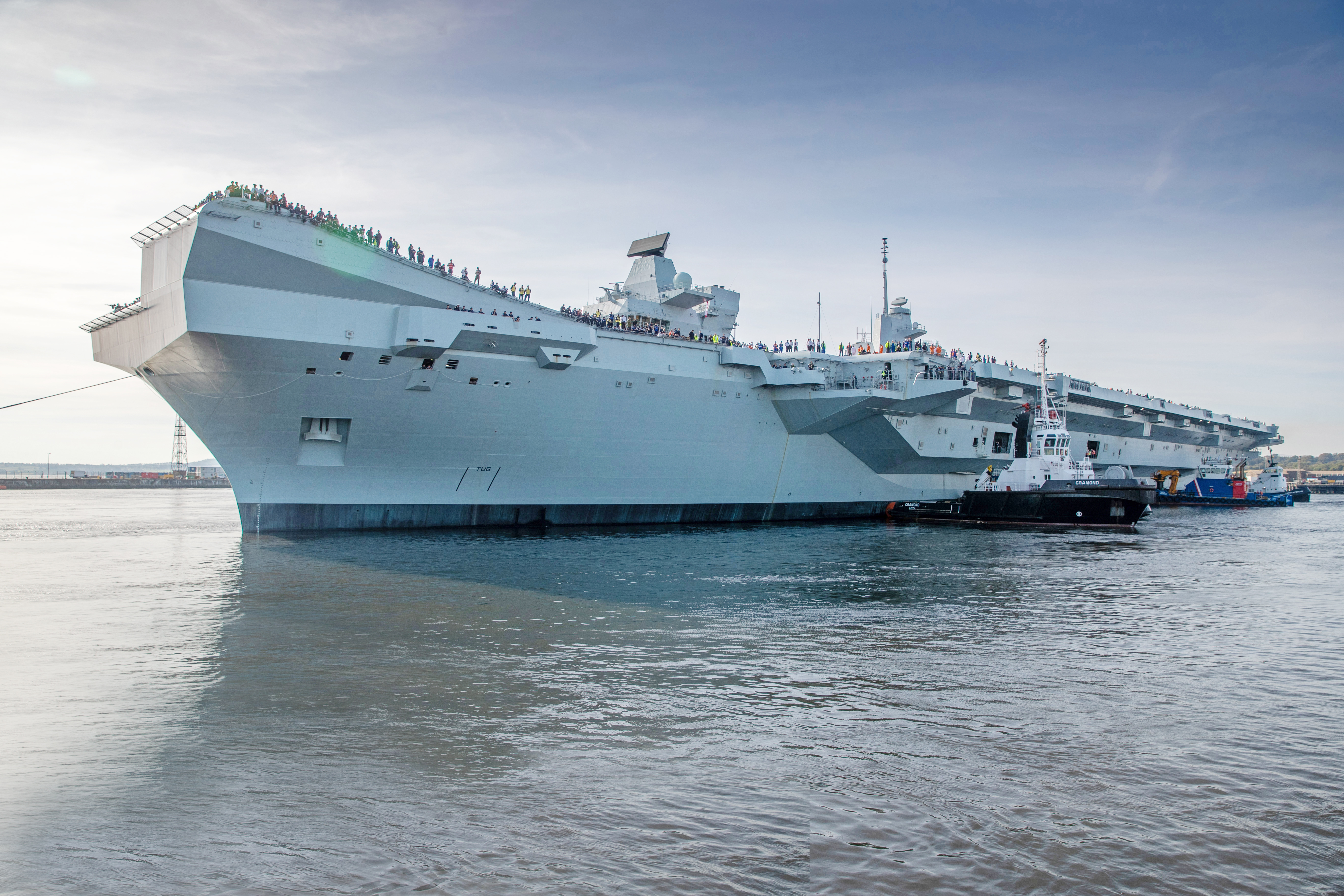 Siêu tàu sân bay thứ hai của Anh bắt đầu chạy thử trên biển